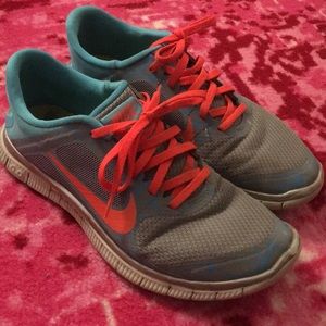 Nike Free 4.0 Sneakers